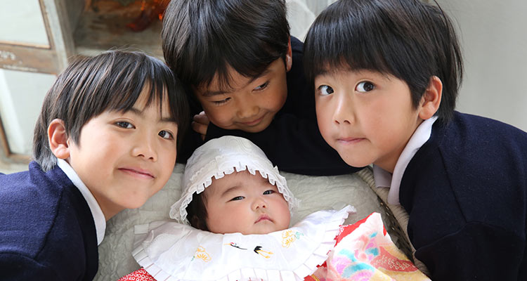 赤ちゃんや両親・参加者｜お宮参りの服装選び