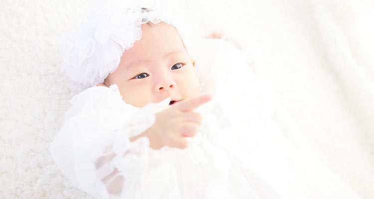 【お宮参りのベビードレス】男の子もOK？選び方やブランドも疑問を解決